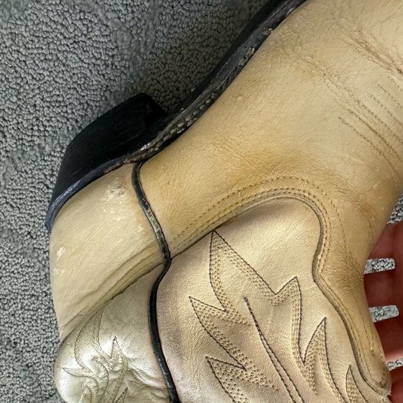 Vintage White Cowboy Boots - Picture 7 of 7